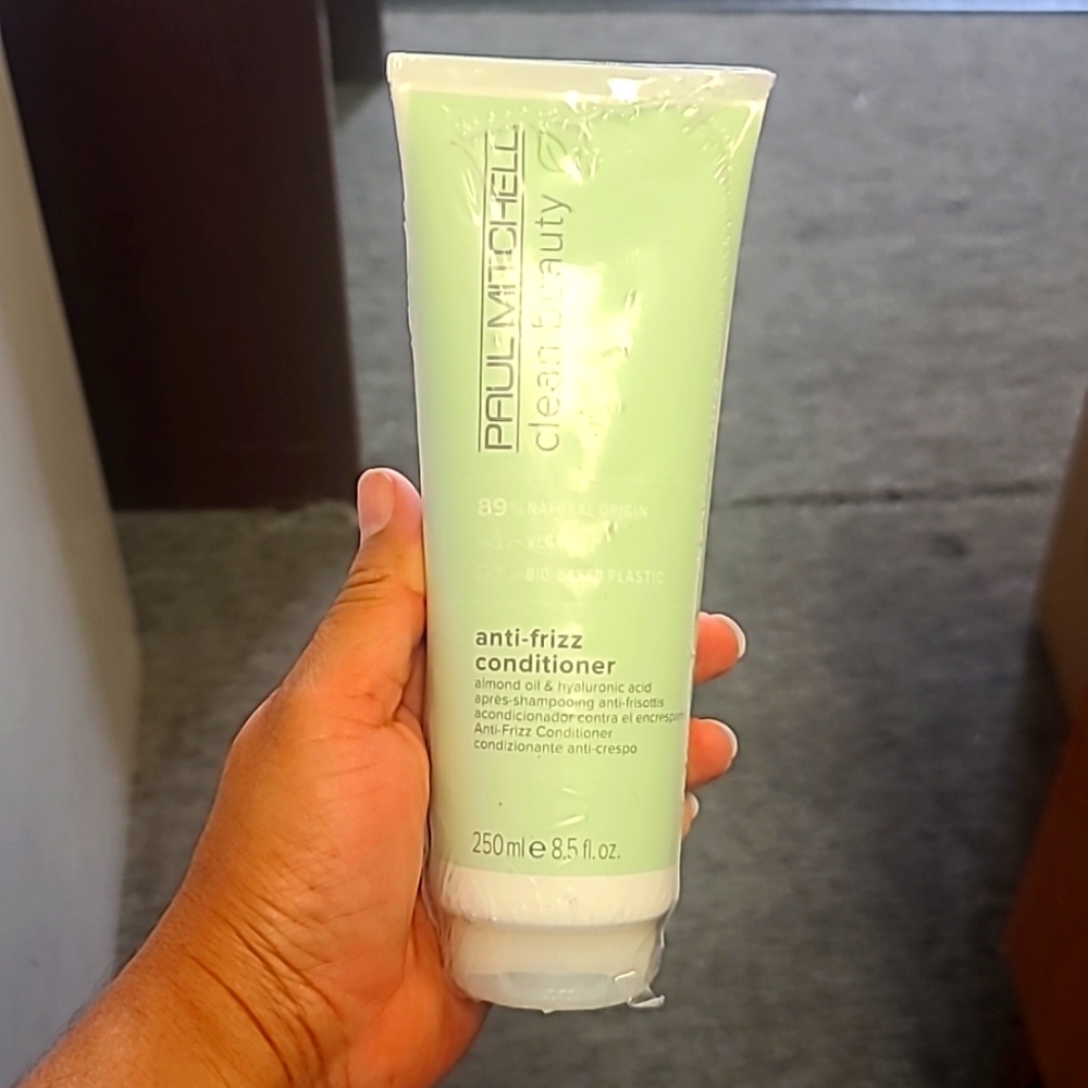 Paul Mitchell clean beauty anti frizz conditioner 8.5 fl